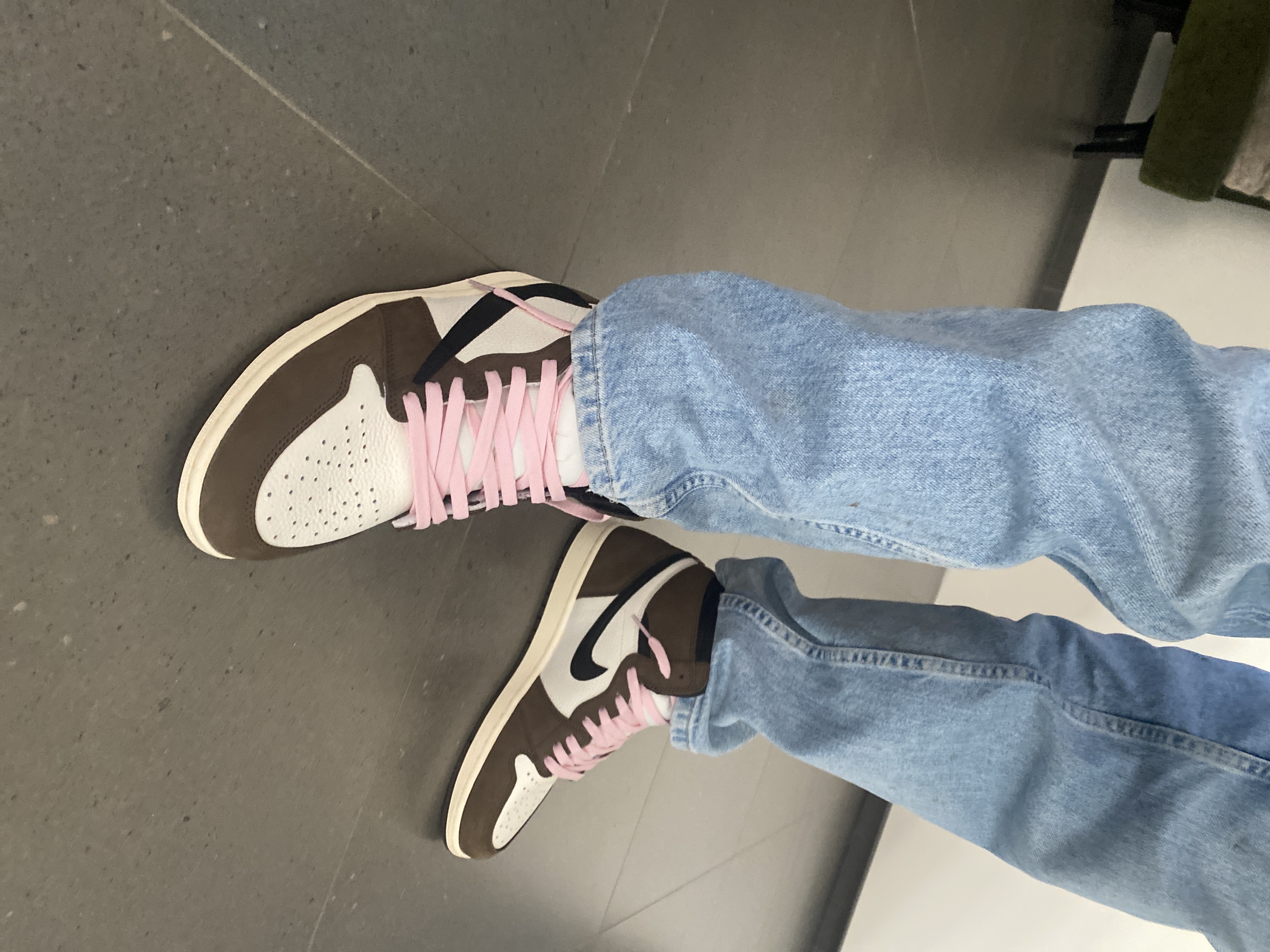 PKGoden   Air Jordan 1  Retro High Travis Scott SP34, CD4487-100  review Vince Descheemaeker 03