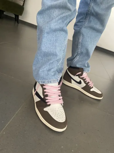 PKGoden   Air Jordan 1  Retro High Travis Scott SP34, CD4487-100  review Vince Descheemaeker 03