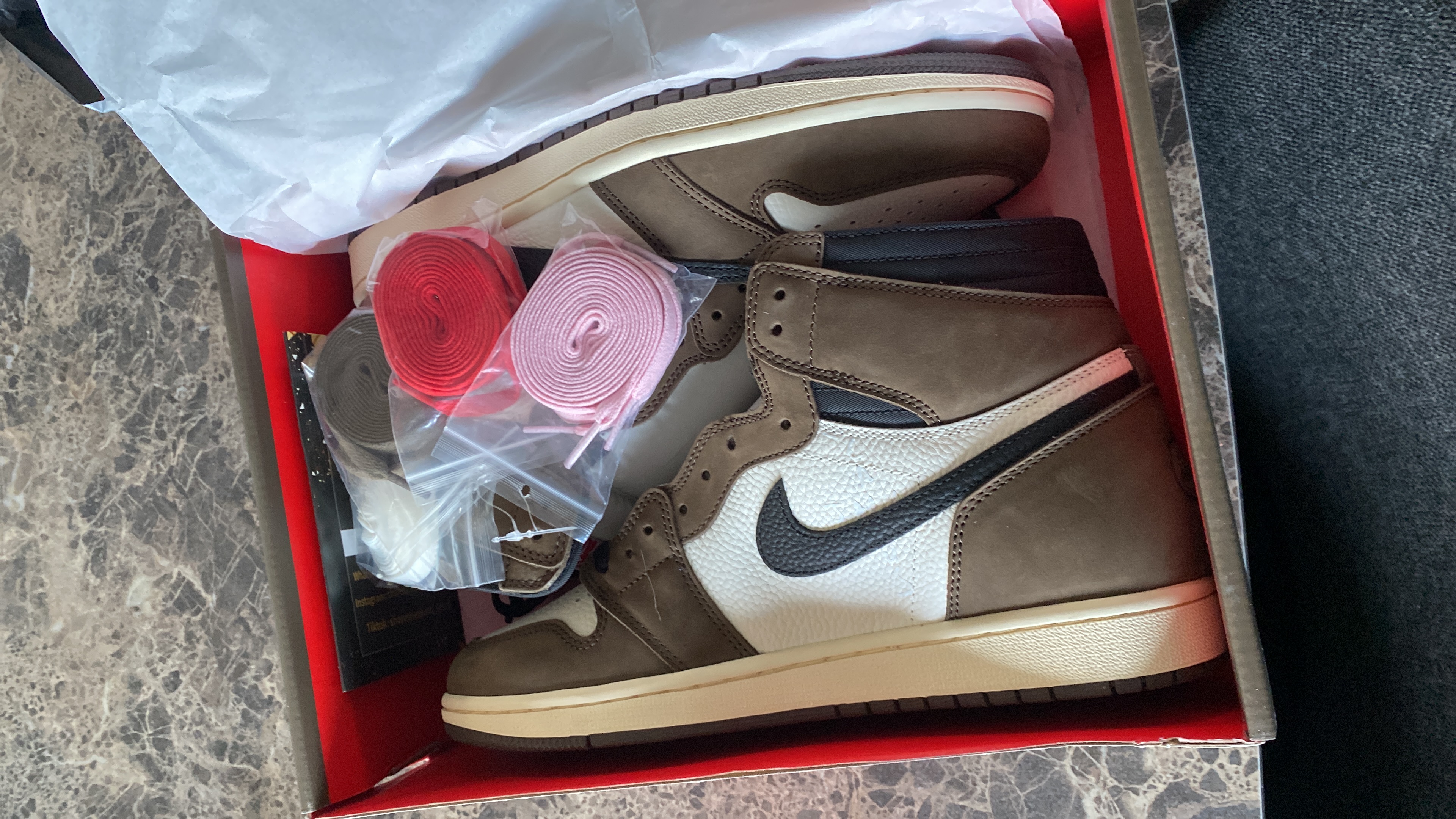 PKGoden   Air Jordan 1  Retro High Travis Scott SP34, CD4487-100  review Vince Descheemaeker 04