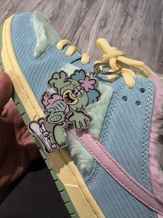 PKGoden  Verdy x Dunk Low SB Visty FN6040-400 review Tyler Pouc 01