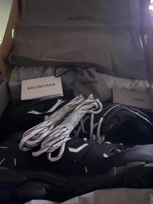 PKGoden Balenciaga Track LED Tess Black And White 542023 W1GB1 2045 review 
