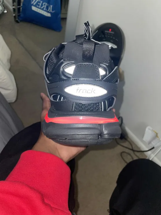 PKGoden Balenciaga Track LED Tess S.Black 555032 W1GB7 1000  review Ernesto Clark 02