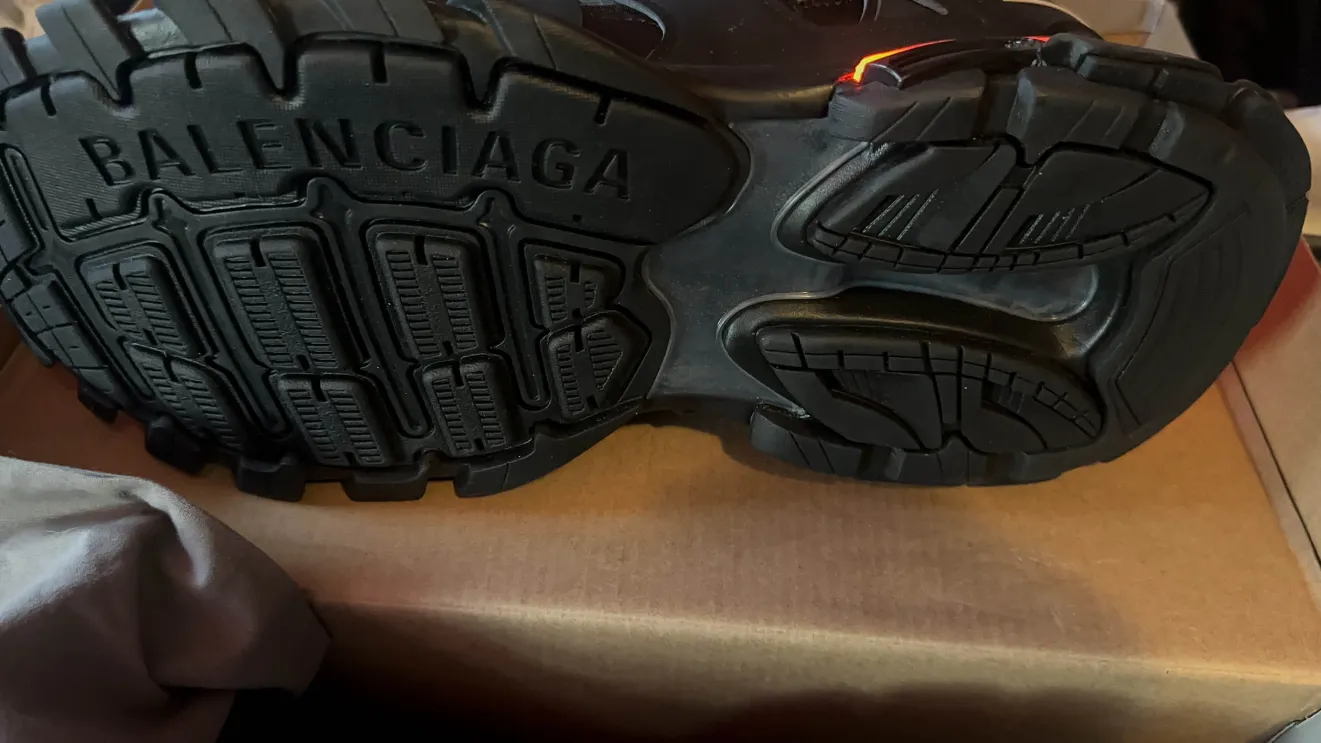 PKGoden Balenciaga Track LED Tess S.Black 555032 W1GB7 1000  review Asaiah Leybas 01