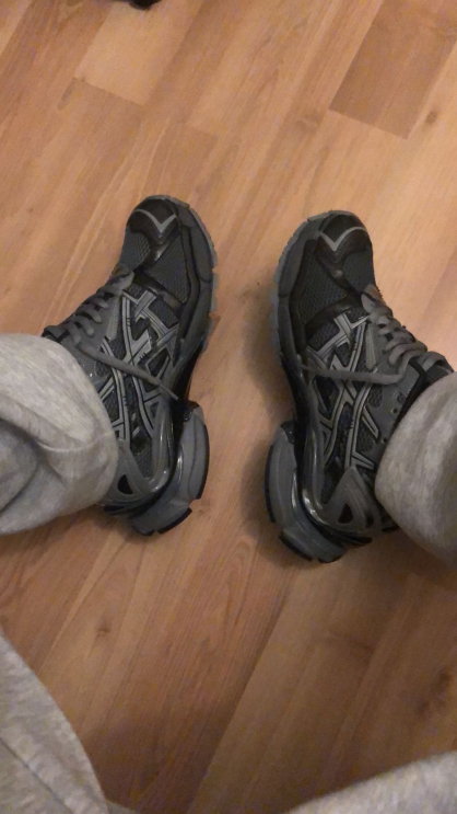 PKGoden Balenciaga 7th Runner All Black Gray 677402 W3RB2 1515 review Yunis Del Duca 01