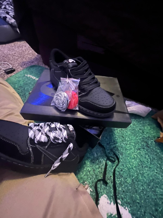 POP Jordan 1 Retro Low OG SP Travis Scott Black Phantom, DM7866-001 review Debra 01