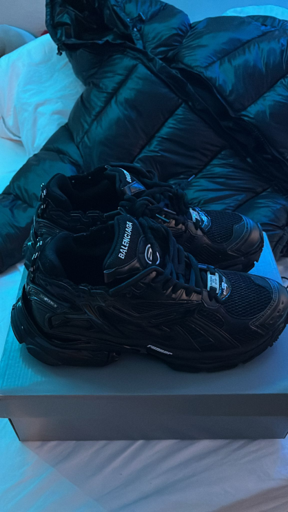 PKGoden Balenciaga Runner Black 656065 W3RA1 1000 review Derrick Knight 01