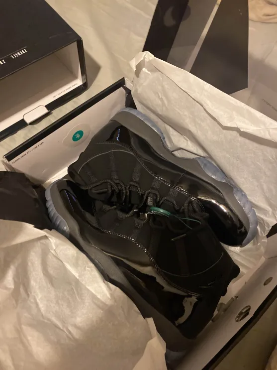 PKGoden Jordan 11 Retro Cap and Gown, 378037-005 review Zyon Beachum