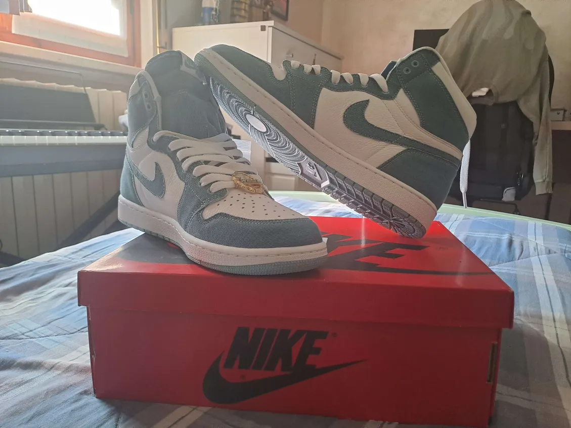 PKGoden Jordan 1 Retro High OG Hyper Royal, 555088-402 review Derek Guerrero