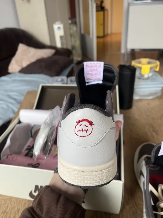 PKGoden Jordan 1 Retro Low OG SP Travis Scott Reverse Mocha,DM7866-162 review Regis Bimenyande 01