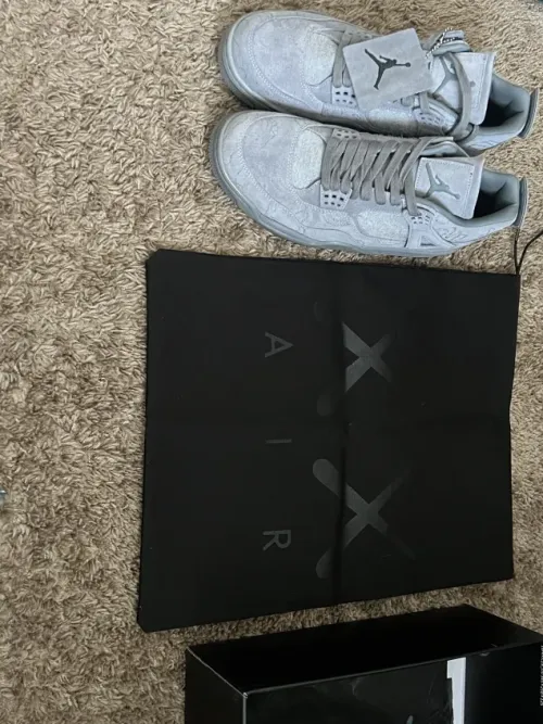 PKGoden KAWS X Air Jordan 4 Retro, 930155-003 review 