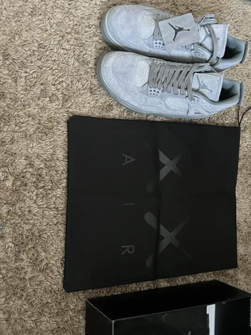 PKGoden KAWS X Air Jordan 4 Retro, 930155-003 review 