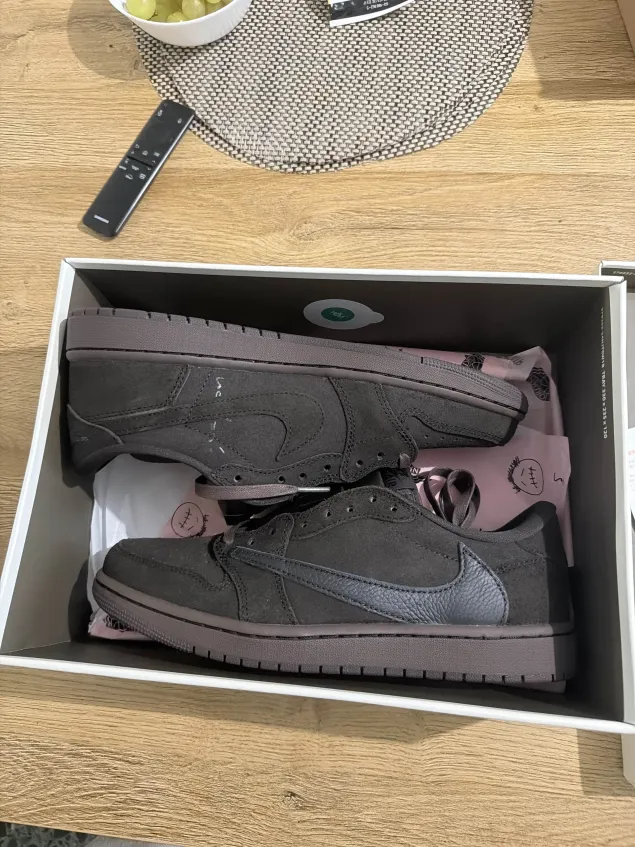PKGoden  Travis Scott x Air Jordan 1 Low OG SP Velvet Brown DM7866-202 review Fernando Salgado 01