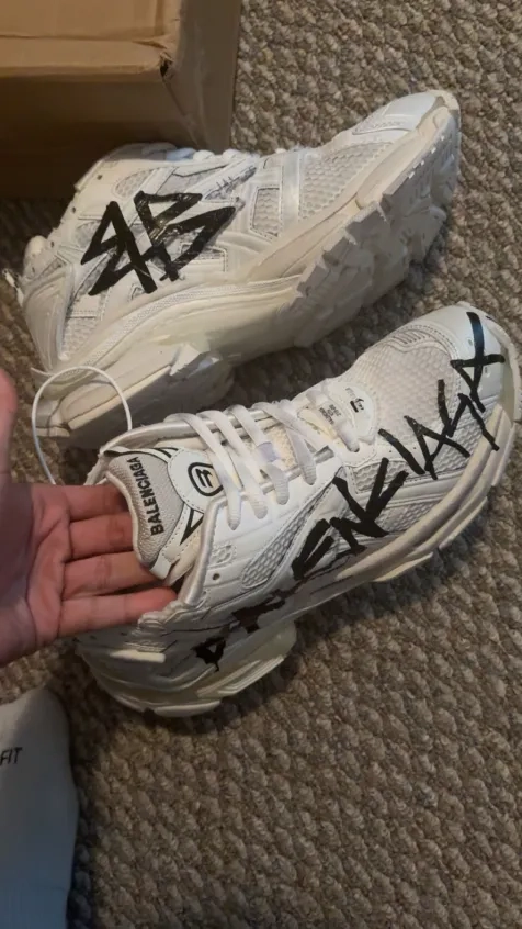 PKGoden   Balenciaga Runner White And Black Characters 677402 W3RBQ 9010  review 