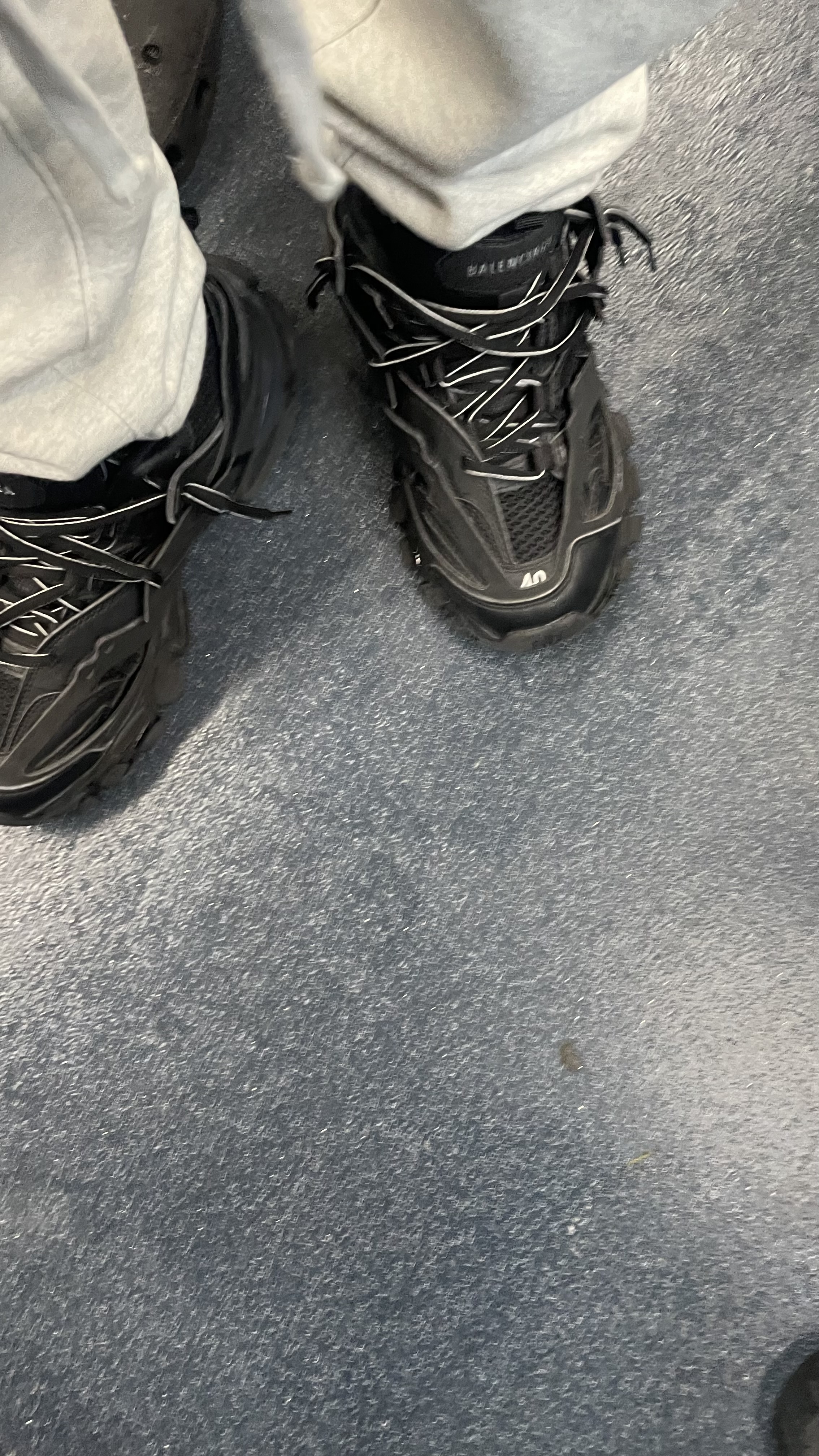 PKGoden Balenciaga Track LED Tess S.Black 555032 W1GB7 1000  review ¿?