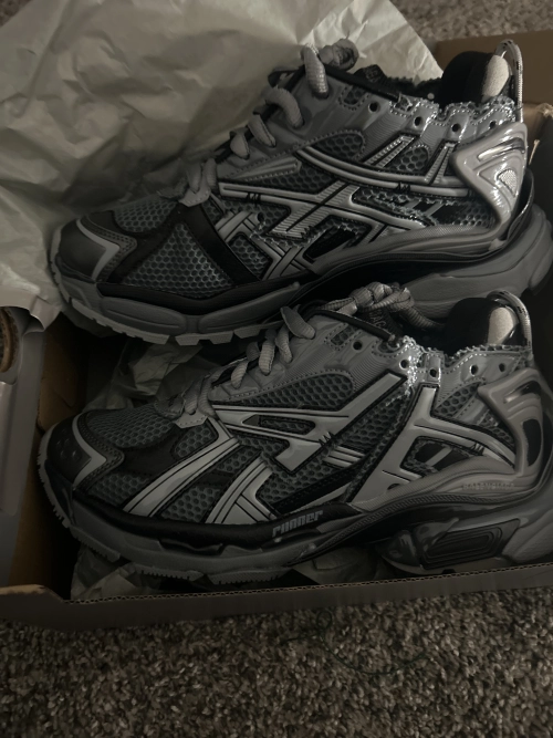 PKGoden Balenciaga 7th Runner All Black Gray 677402 W3RB2 1515 review 