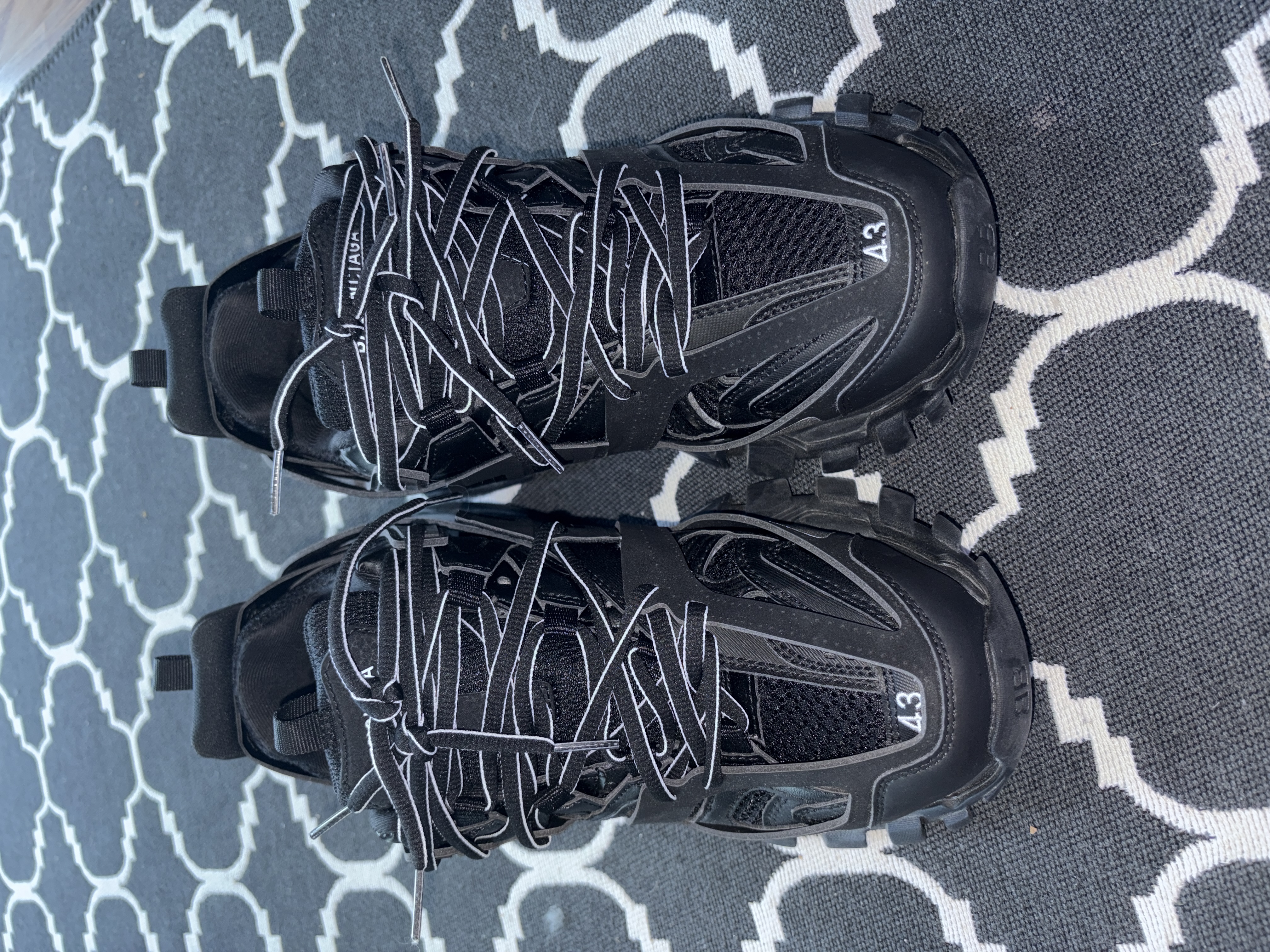 PKGoden Balenciaga Track LED Tess S.Black 555032 W1GB7 1000  review Arijan 01