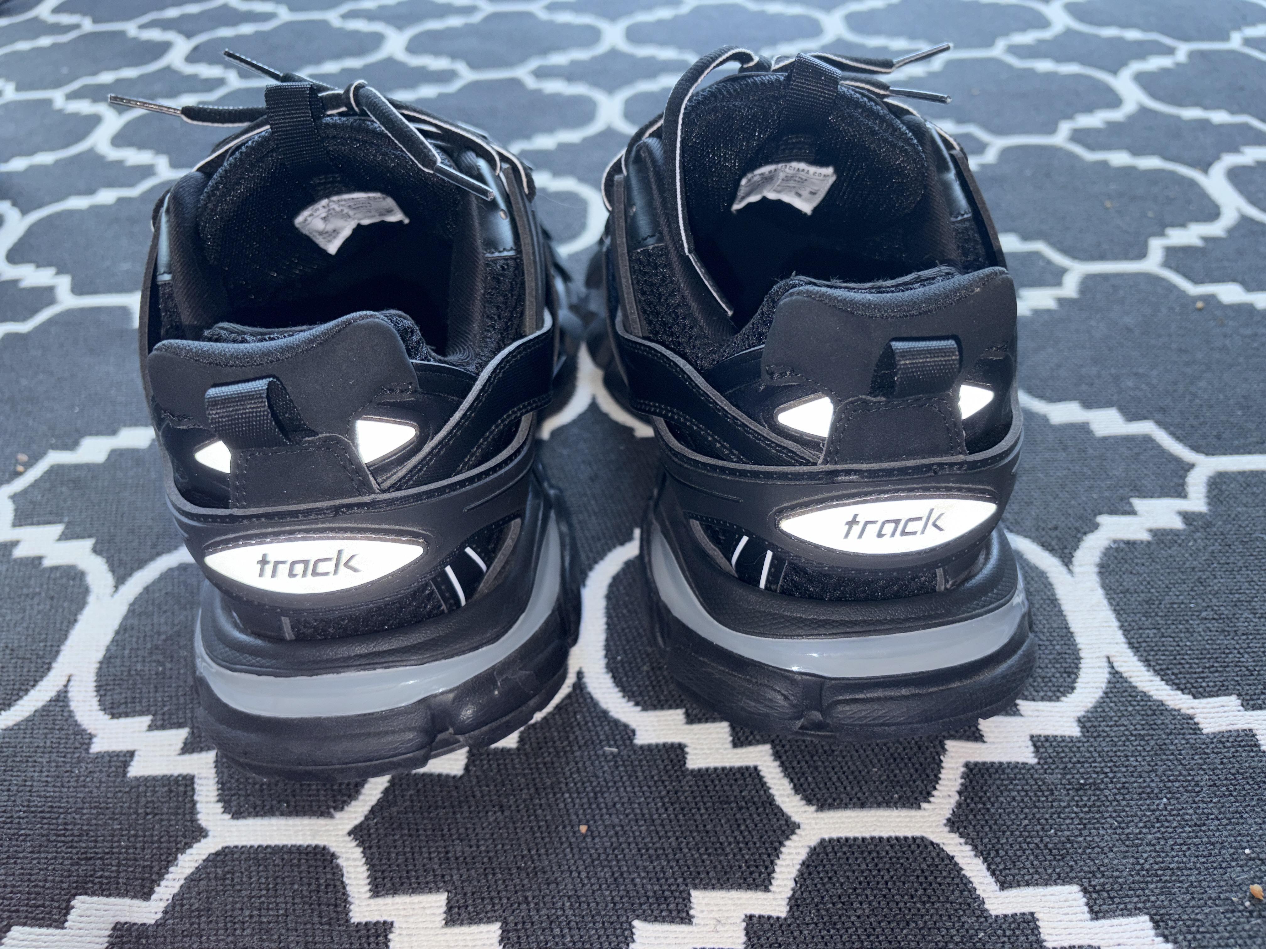 PKGoden Balenciaga Track LED Tess S.Black 555032 W1GB7 1000  review Arijan 03