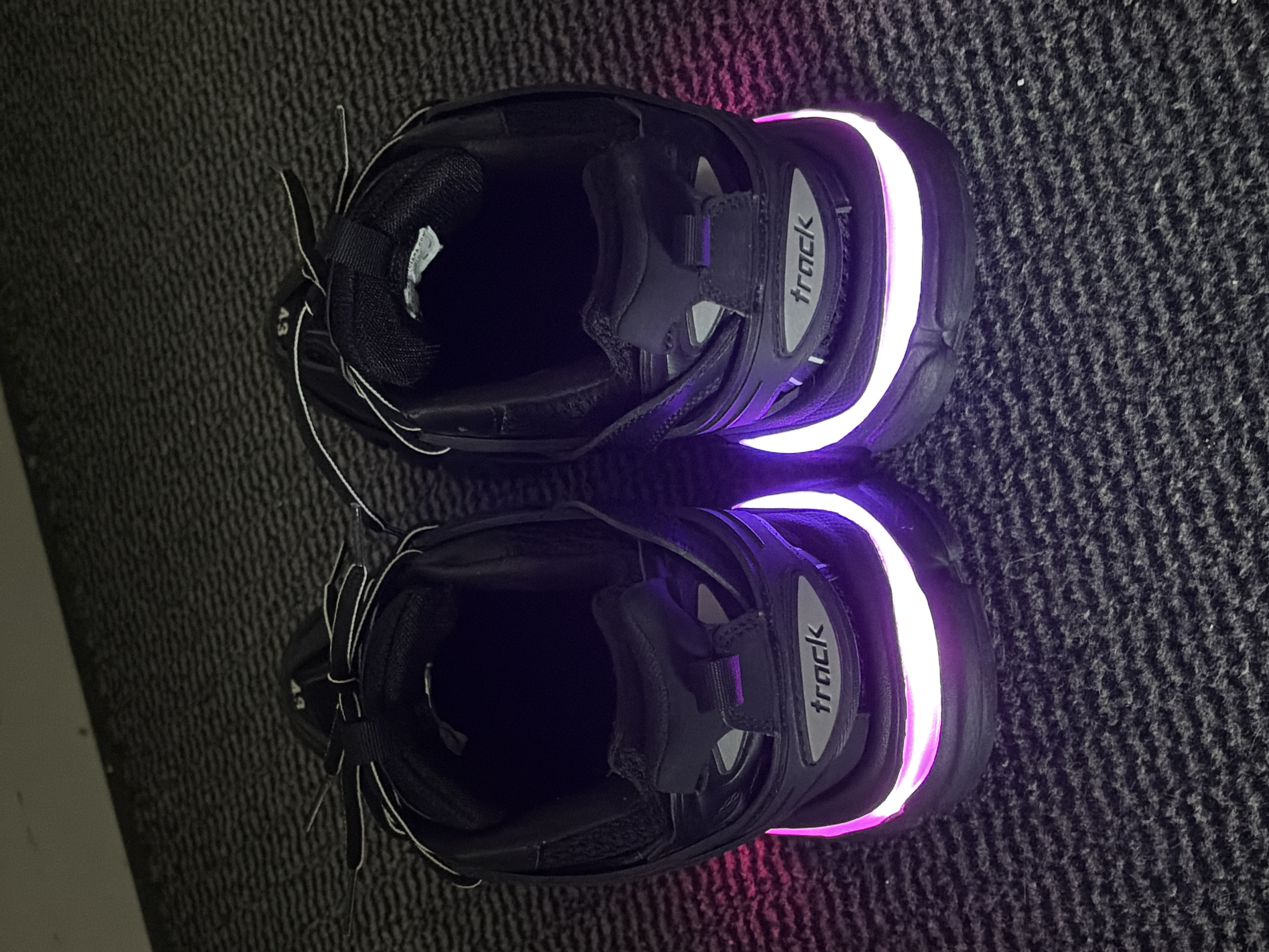 PKGoden Balenciaga Track LED Tess S.Black 555032 W1GB7 1000  review Arijan 04