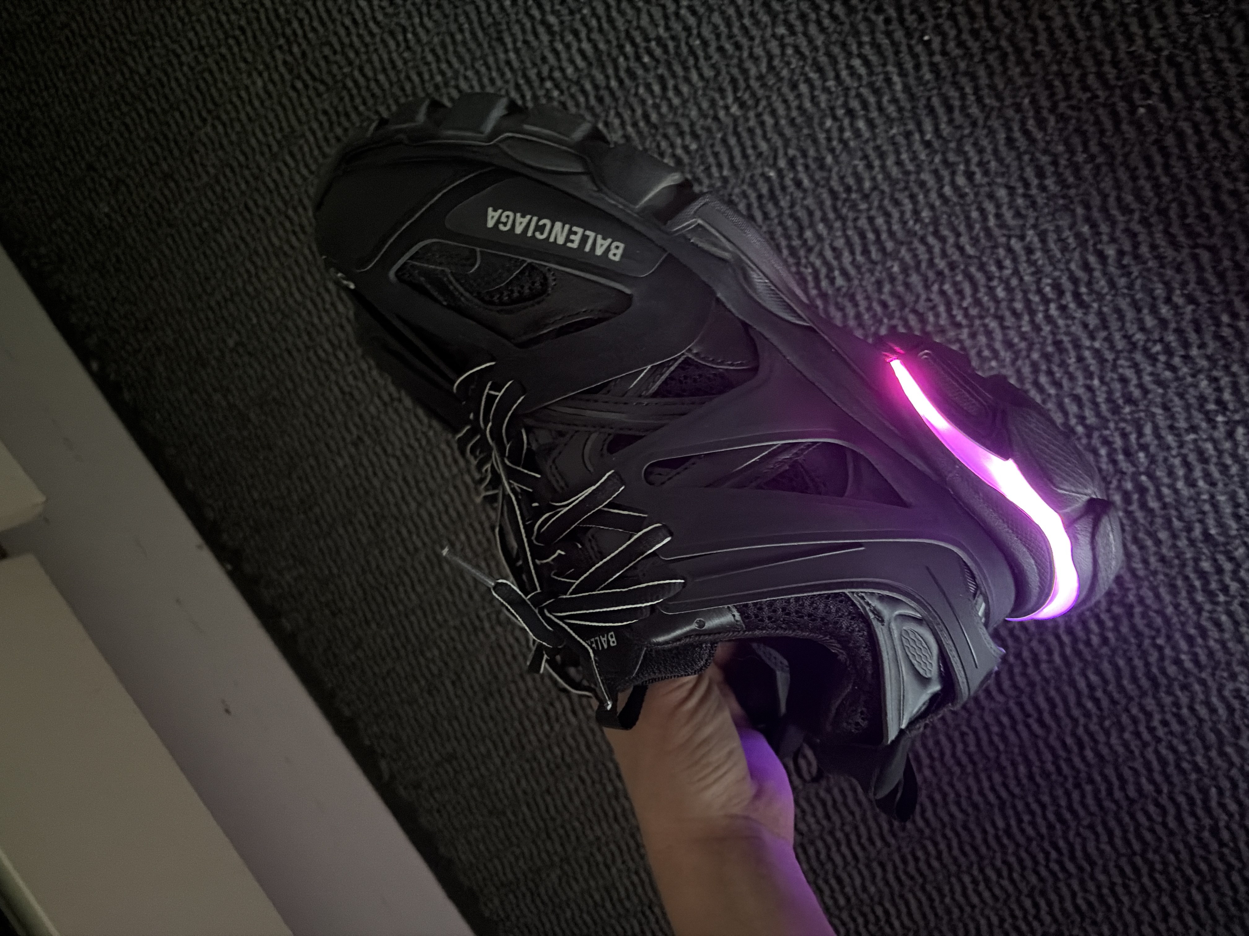 PKGoden Balenciaga Track LED Tess S.Black 555032 W1GB7 1000  review Arijan 05