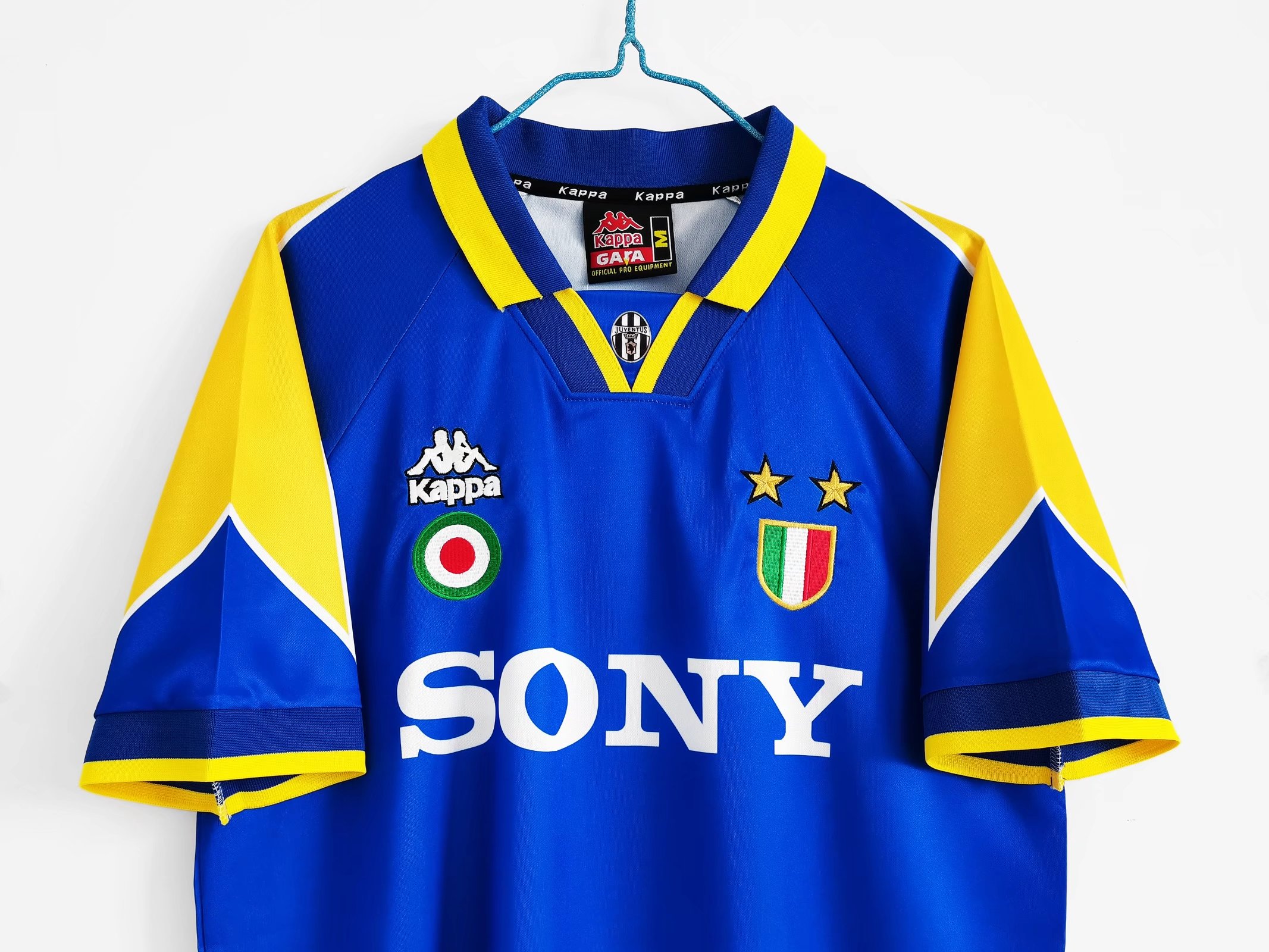 Juventus F.C. 1995/96 Away Soccer Jersey