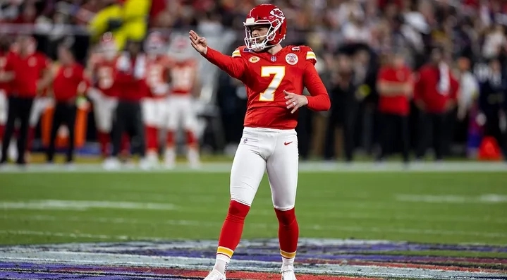 Chiefs' Harrison Butker jersey ranked among NFL's bestsellers amid kicker's faith-based commencement address