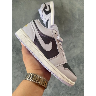 Air Jordan 1 Low Oxygen Purple (GS) 554723-505 02