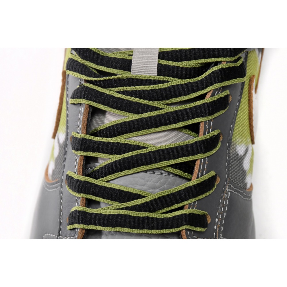 Nike SB Dunk Low HUF Wait, What!? (Friends and Family) FD8775-002