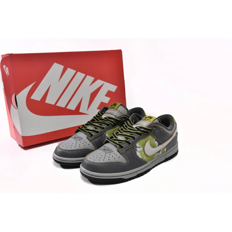Nike SB Dunk Low HUF Wait, What!? (Friends and Family) FD8775-002