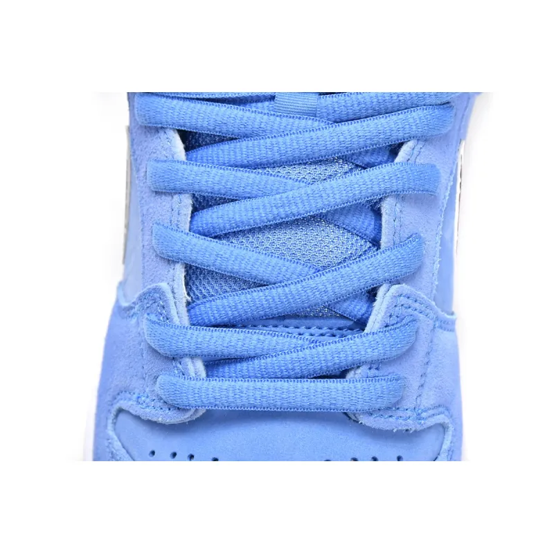 Nike SB Dunk Low Philadelphia Phillies  DQ4040-400