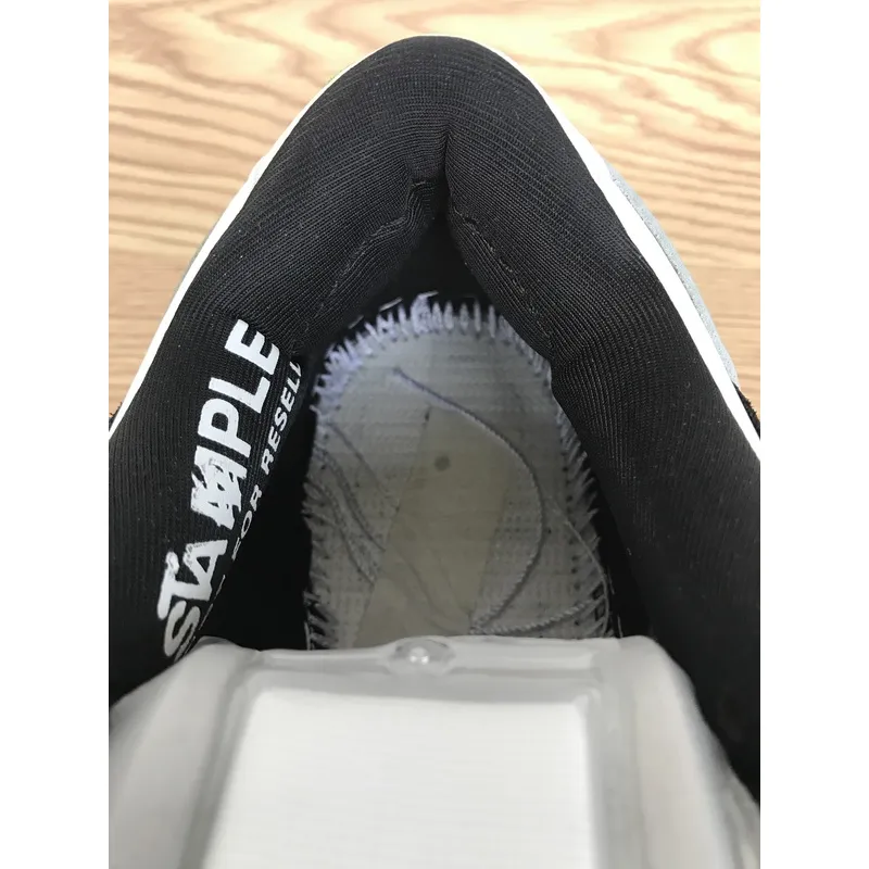 Nike SB Dunk Low Staple Panda Pigeon  BV1310-013 