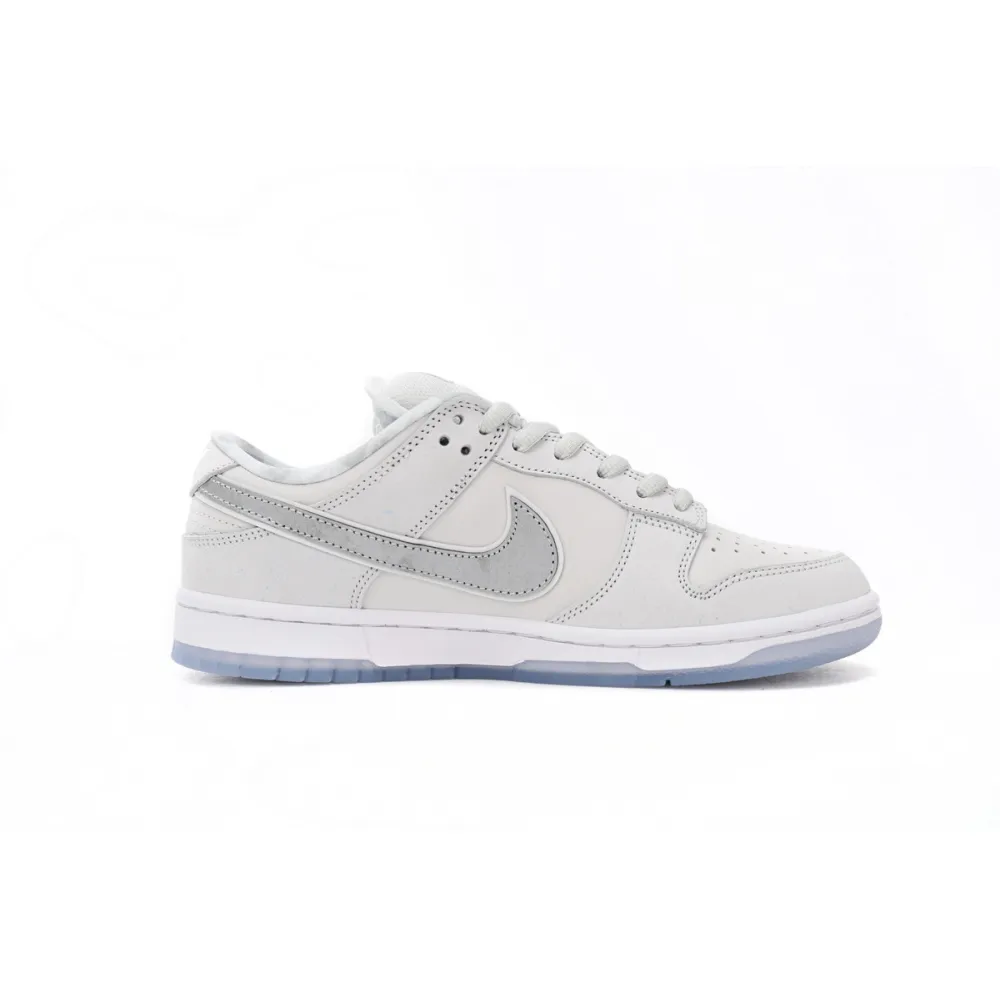Nike SB Dunk Low White Lobster (Friends and Family) FD8776-100