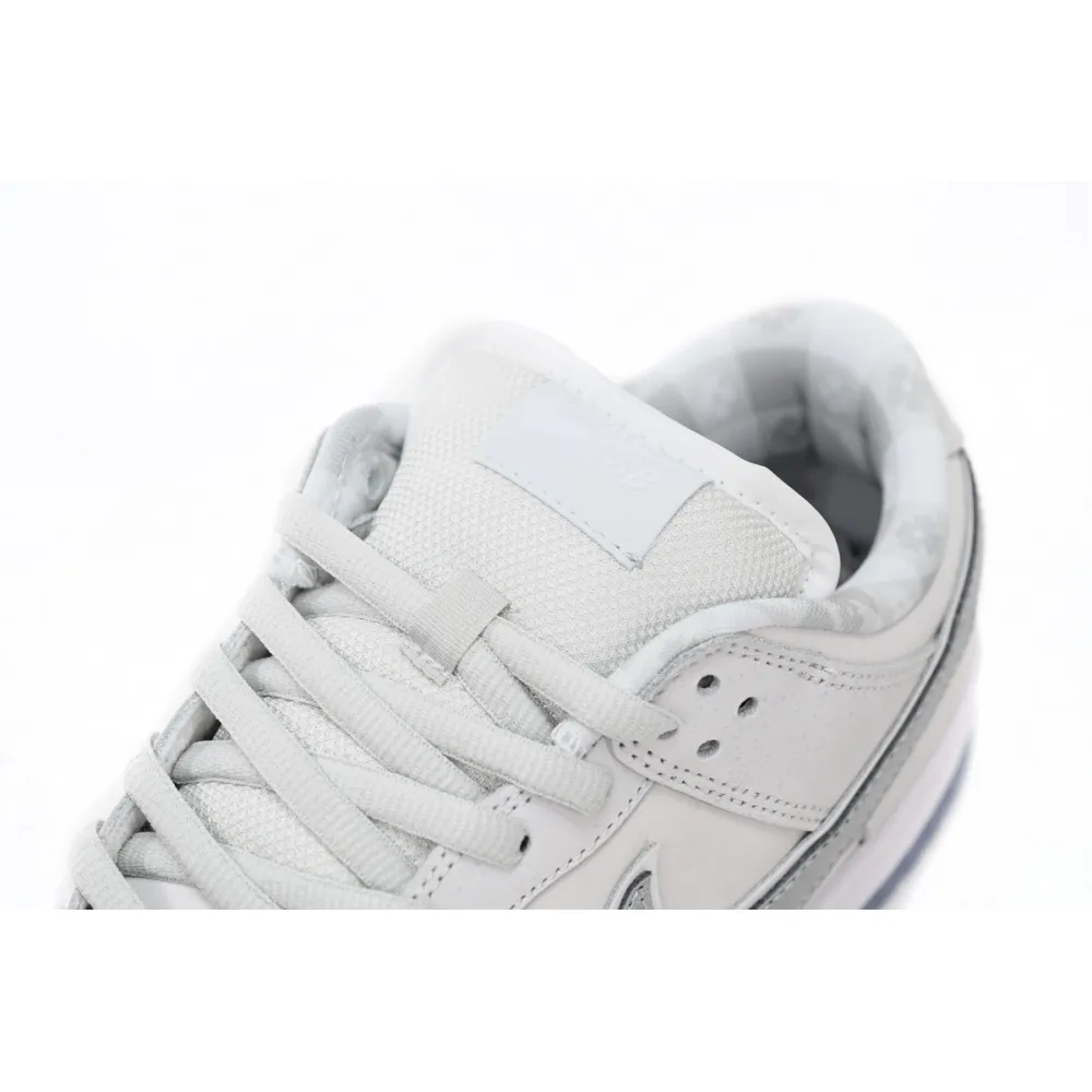 Nike SB Dunk Low White Lobster (Friends and Family) FD8776-100