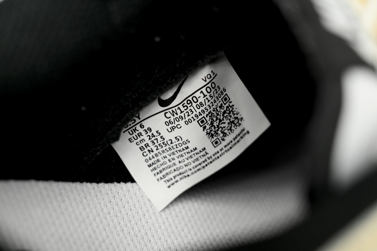  Nike Dunk Low Peach Oolong  CW1590-100