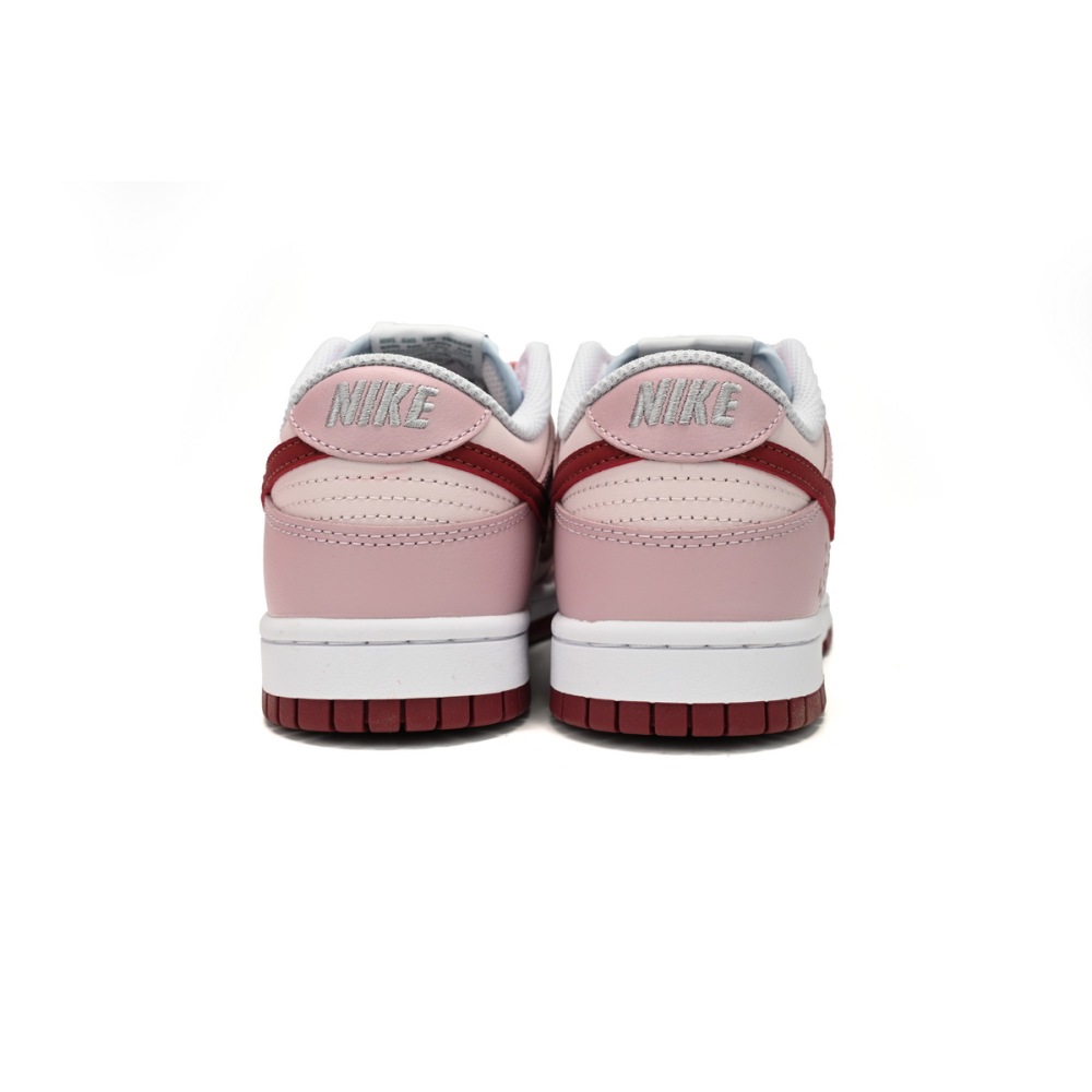  Nike Dunk Low Strawberry Embracing Pig  FD1232-002
