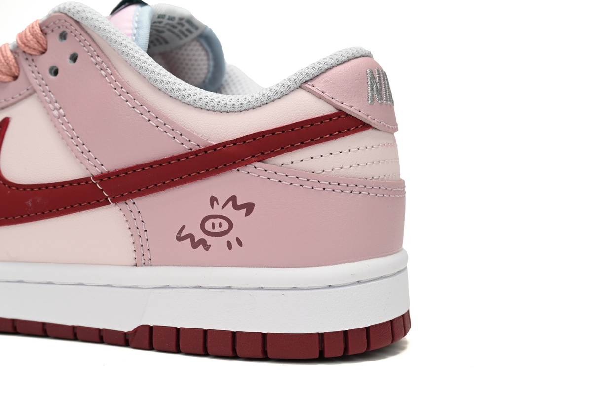  Nike Dunk Low Strawberry Embracing Pig  FD1232-002