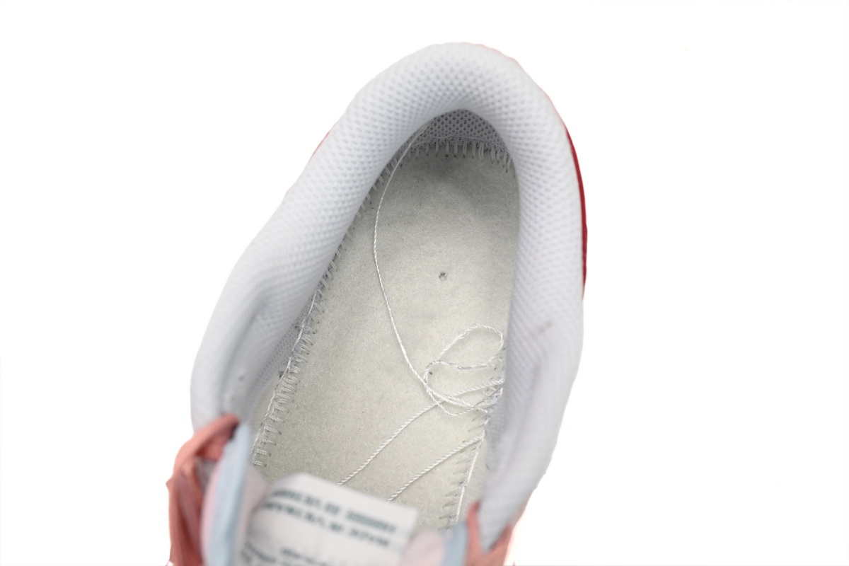  Nike Dunk Low Strawberry Embracing Pig  FD1232-002