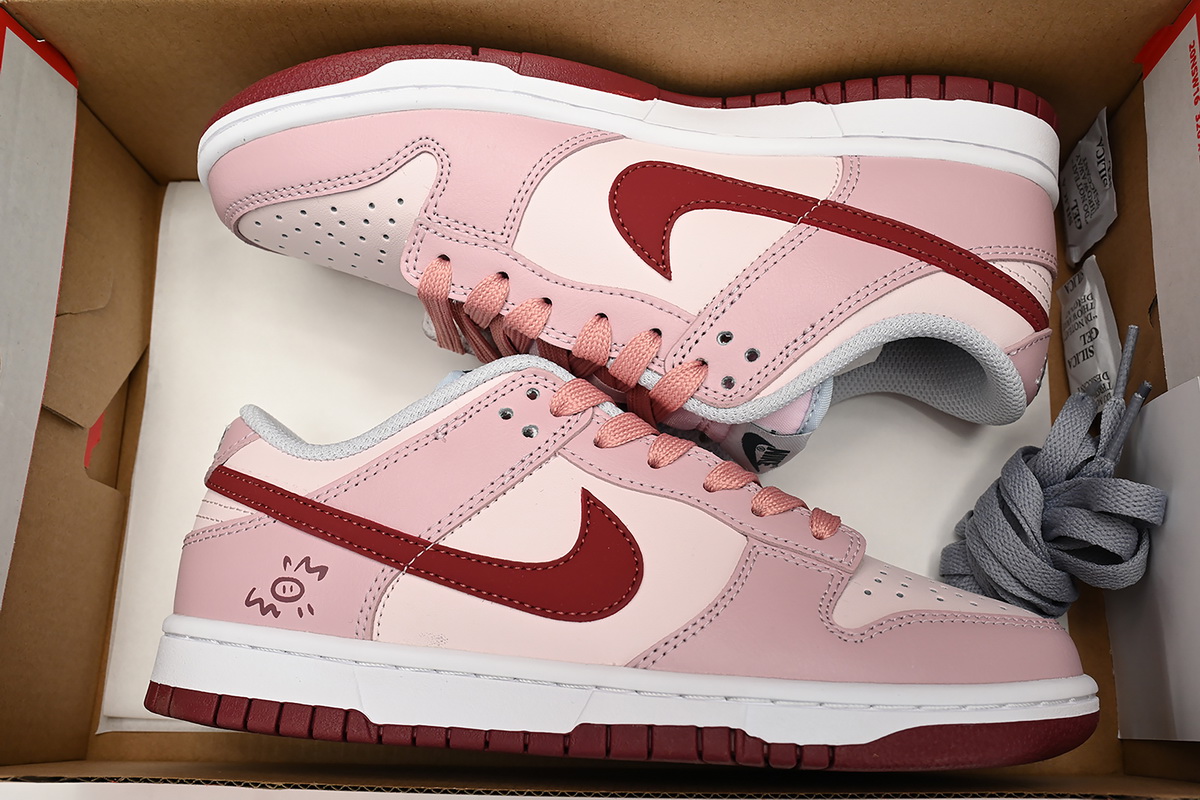  Nike Dunk Low Strawberry Embracing Pig  FD1232-002