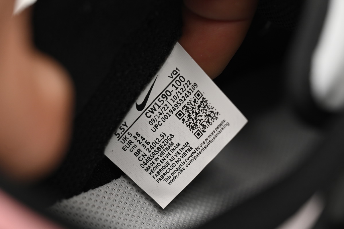 Nike Dunk Low Tokyo Raspberry CW1503-100