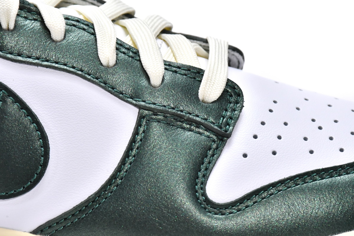 Nike Dunk Low Vintage Green (Women's) DQ8580-100