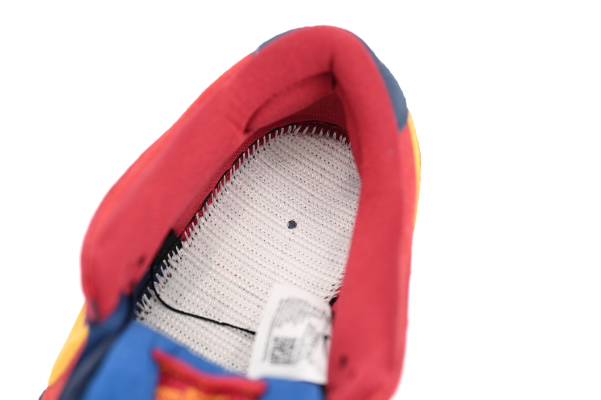 Nike SB Dunk Low 'Barcelona'  DJ0606 400