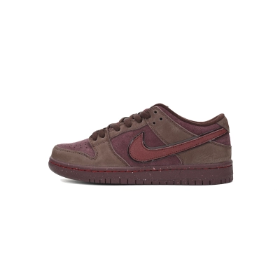 Nike SB Dunk Low City of Love Burgundy Crush  FN0619-600 01