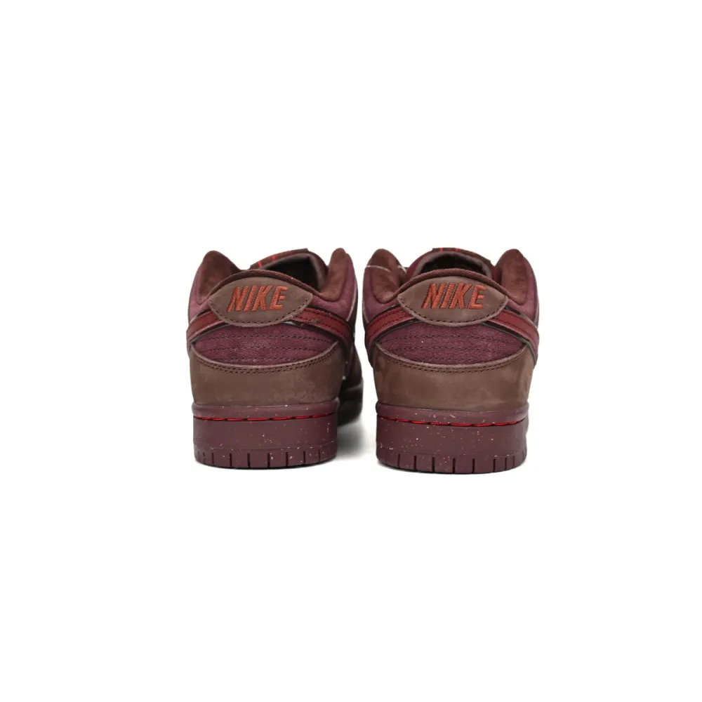 Nike SB Dunk Low City of Love Burgundy Crush  FN0619-600