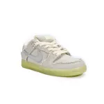 Nike SB Dunk Low Mummy  DM0774-111 