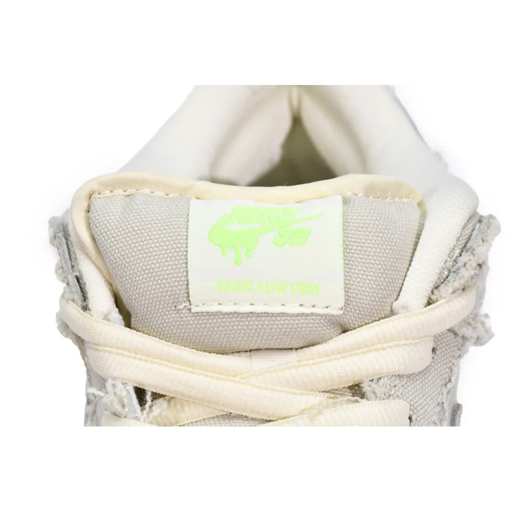 Nike SB Dunk Low Mummy  DM0774-111 