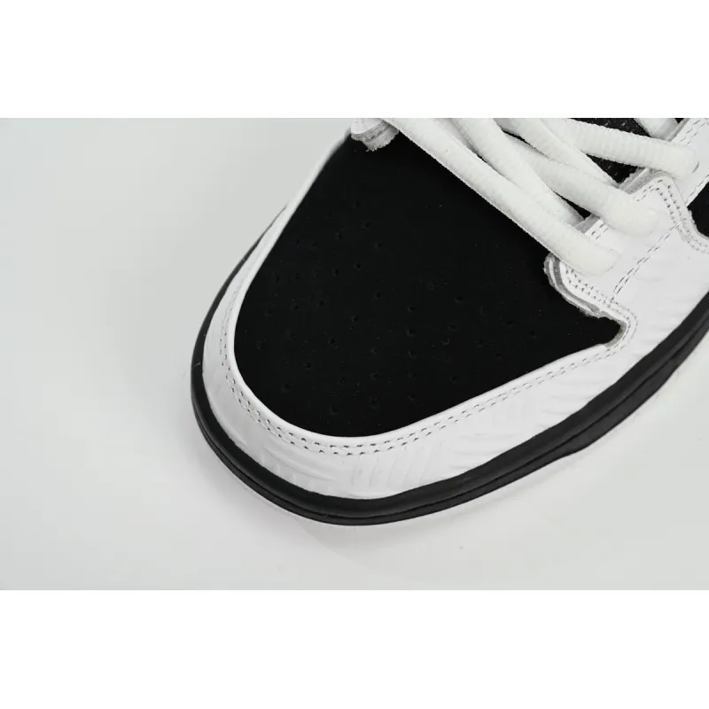 Nike SB Dunk Low TIGHTBOOTH FD2629-100 