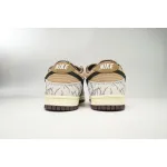 Nike Travis Scott X Nike SB Dunk Low Grey White Cashew Fruit CT5053-010