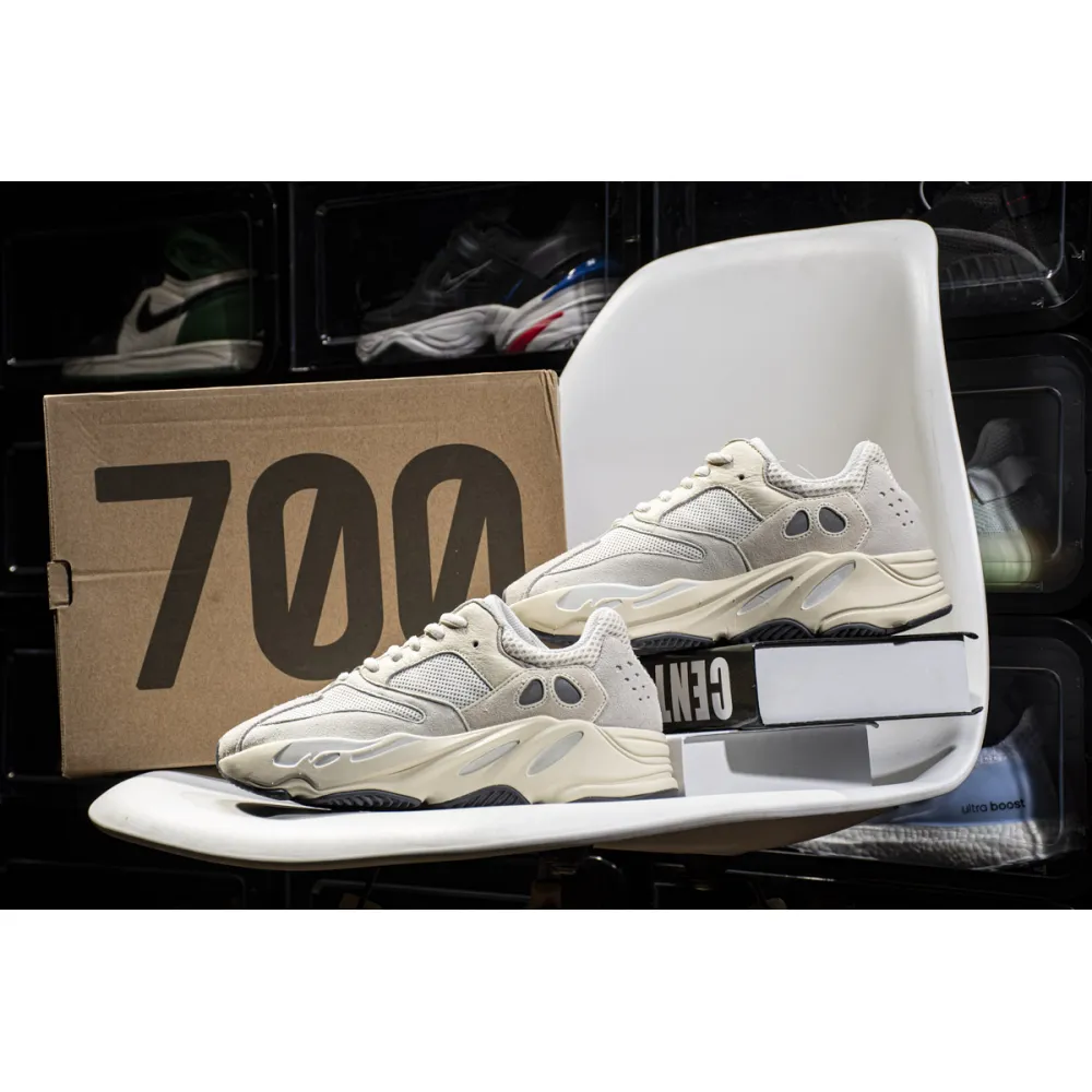 Adidas Yeezy Boost 700 Analog (2019/2023)  EG7596