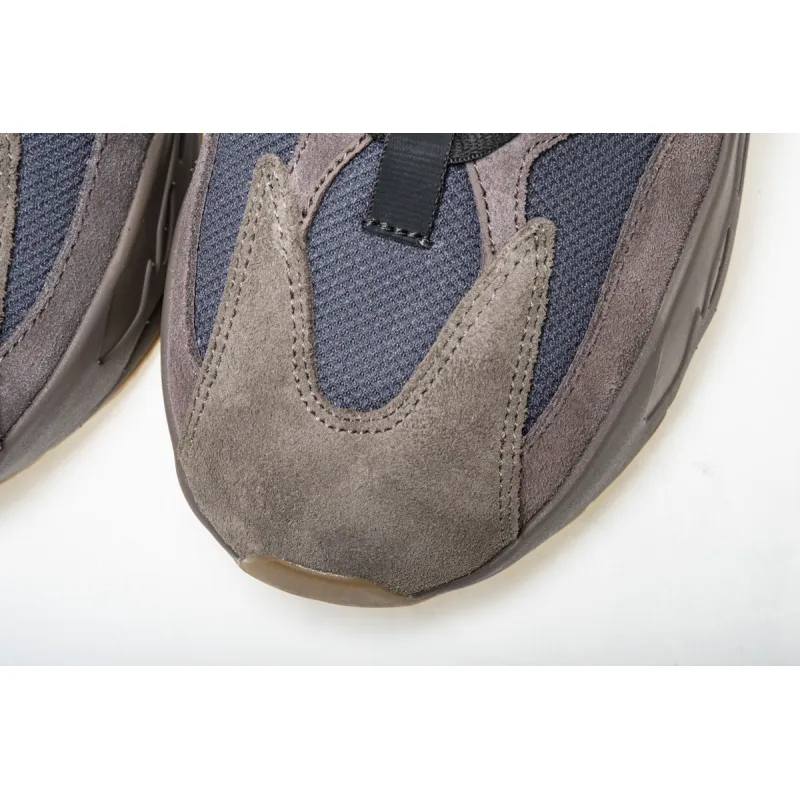 Adidas Yeezy Boost 700 Mauve  EE9614