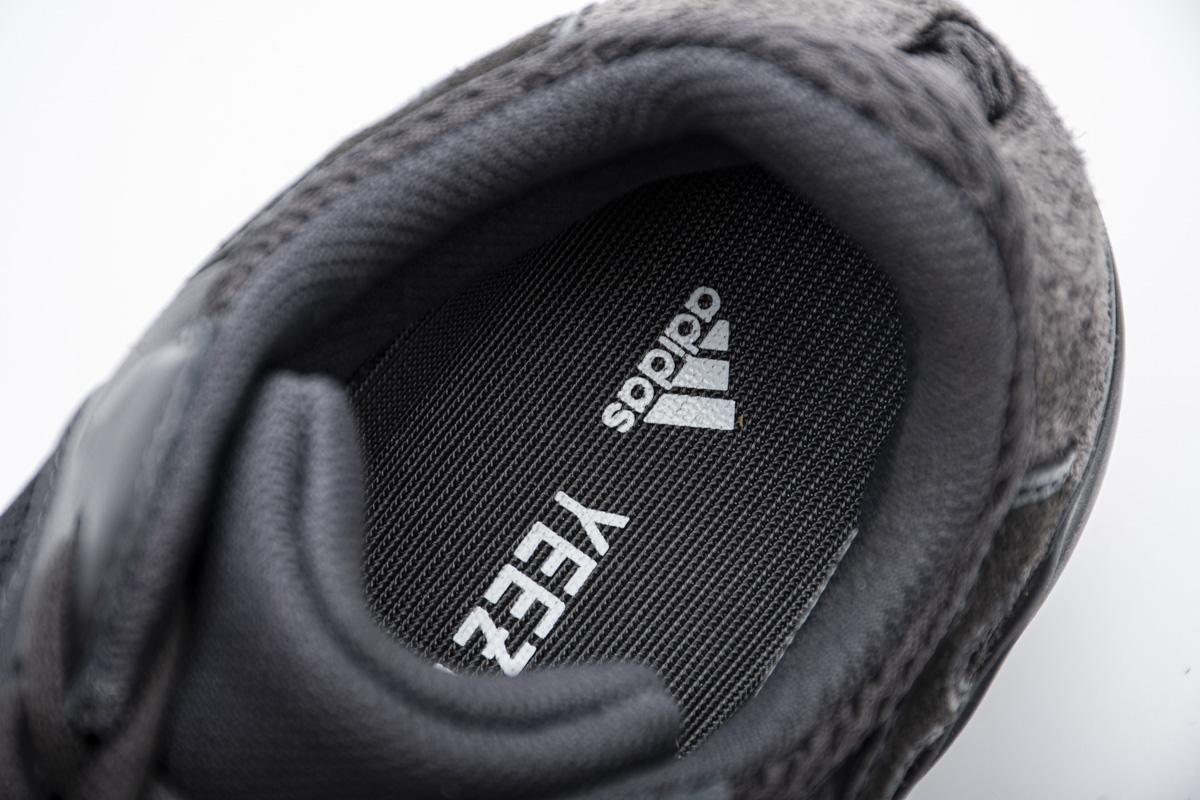Adidas Yeezy Boost 700 Utility Black (2019/2023) FV5304