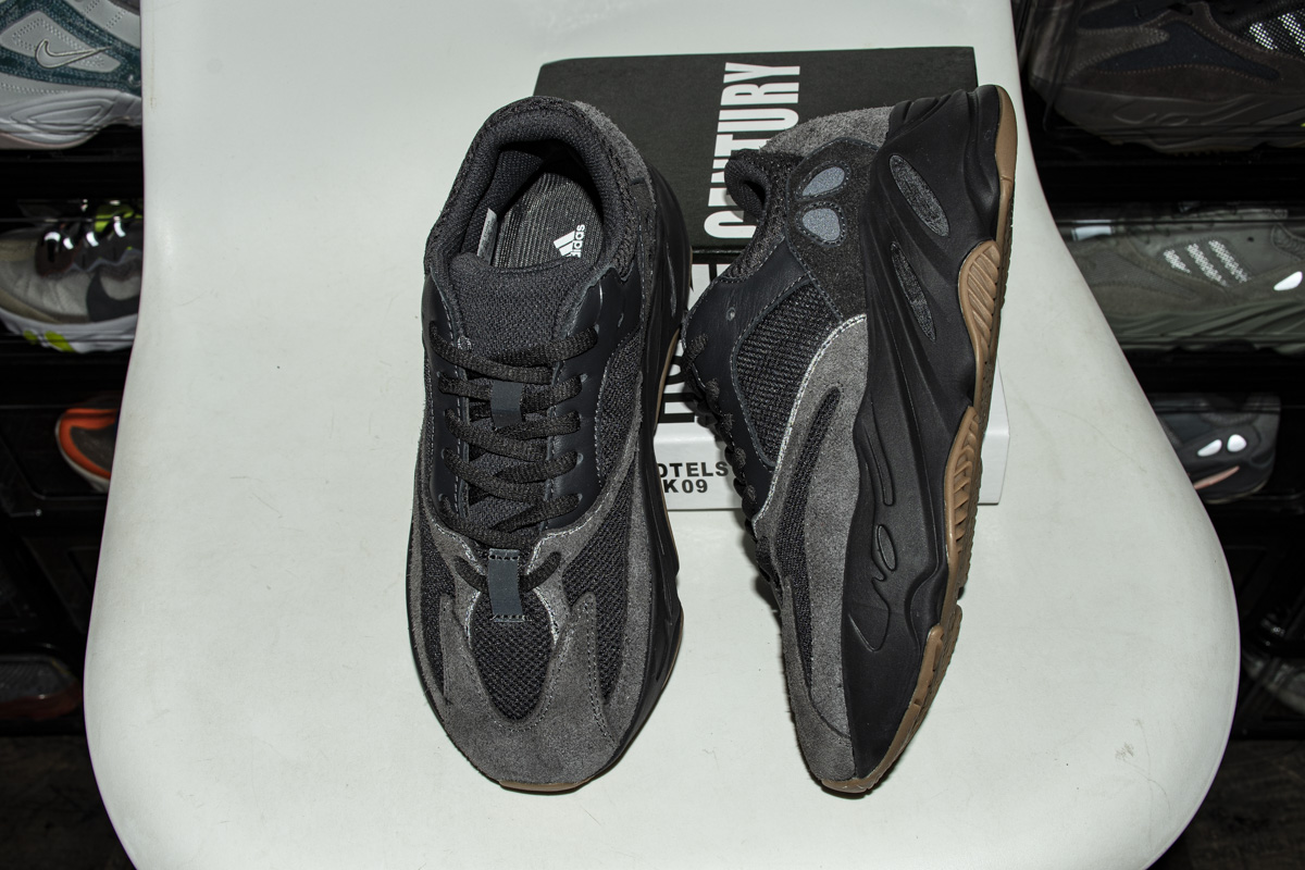 Adidas Yeezy Boost 700 Utility Black (2019/2023) FV5304